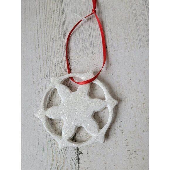 White glitter ceramic snowflake ornament Xmas decor - Picture 2 of 3